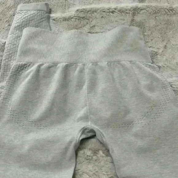 Gym shark legging - Picture 4 of 5